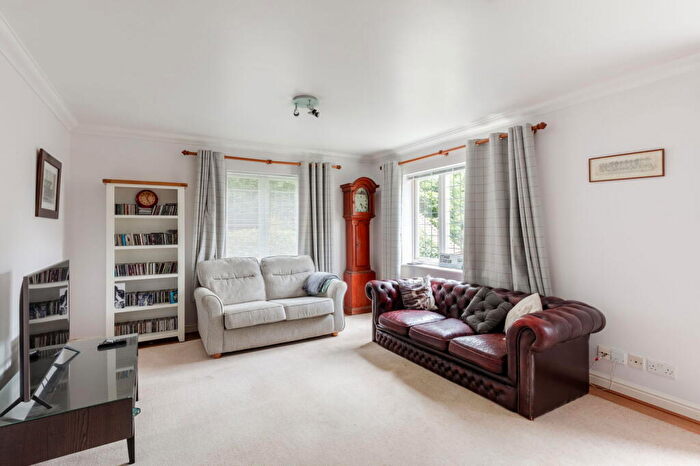 2 Bedroom Flat To Rent In Graemesdyke Road, Berkhamsted, Hertfordshire, HP4