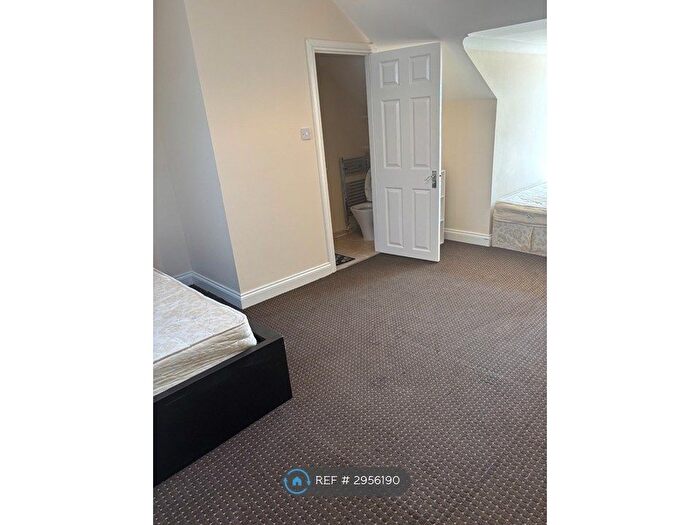 2 Bedroom Maisonette To Rent In Stanley Street, Luton, LU1