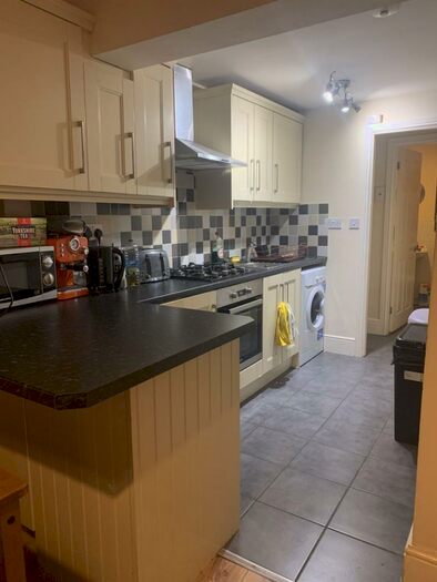 3 Bedroom Flat To Rent In Ilkeston Road, Lenton, Nottingham, NG7