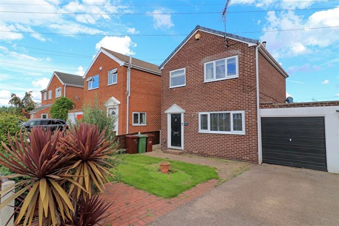 3 Bedroom Link Detached House For Sale In Manor Rise, Walton, Wakefield, WF2