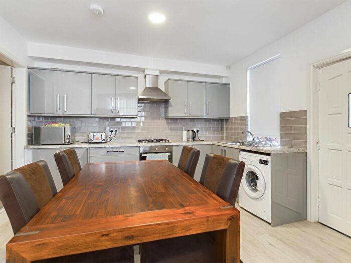 1 Bedroom Terraced House To Rent In Kirkstone Road, Sheffield, S6