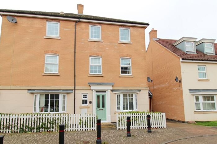 4 Bedroom Town House For Sale In Acer Way, Red Lodge, IP28