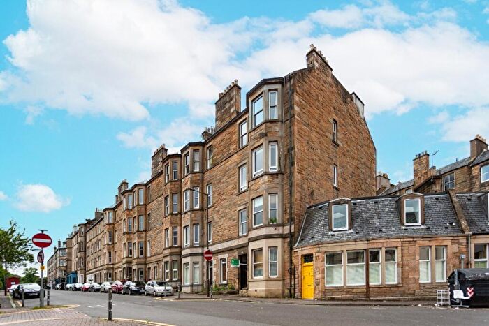 3 Bedroom Flat To Rent In Merchiston Avenue, Polwarth, Edinburgh, EH10