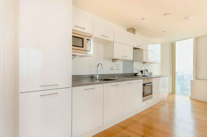 2 Bedroom Flat To Rent In High Street, Stratford, London, E15