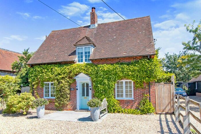 3 Bedroom Detached House For Sale In , Cholderton, Salisbury, SP4