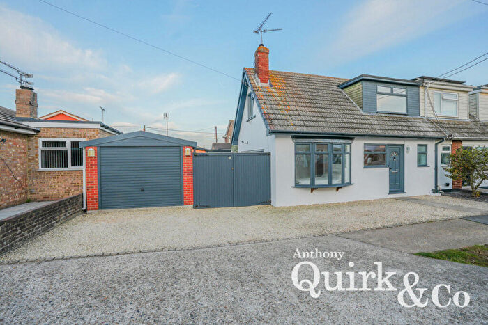 4 Bedroom Chalet For Sale In Shell Beach Road, Canvey Island, SS8