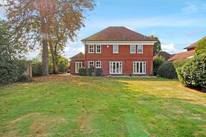 5 Bedroom Detached House To Rent In Queens Acre, Windsor, SL4