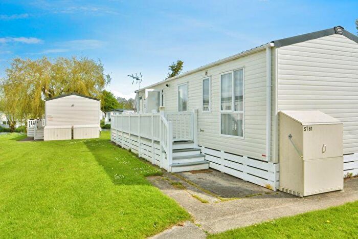 3 Bedroom Lodge For Sale In Mallard Lake, Cotswold Hoburne, Cotswold Water Park, GL7