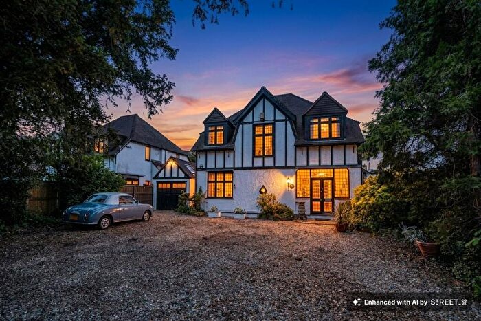 4 Bedroom Detached House For Sale In Brighton Road, Purley, CR8