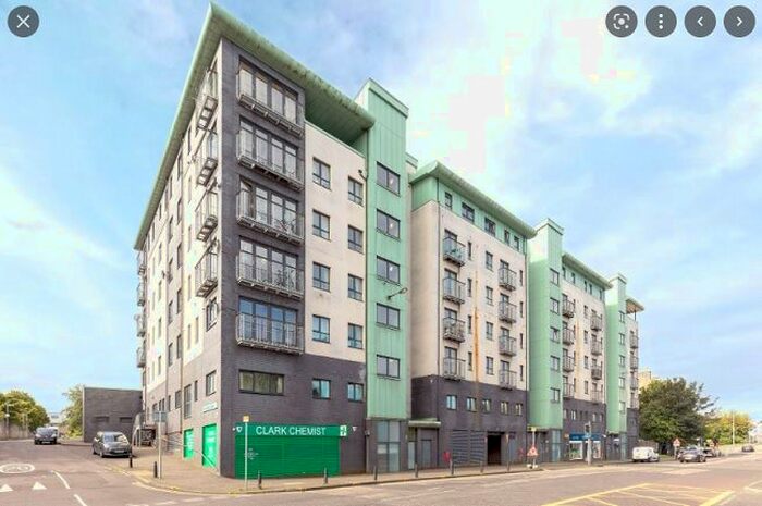 3 Bedroom Flat To Rent In Lindsay Road, Edinburgh, EH6