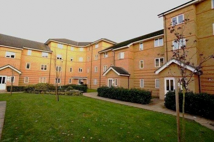 2 Bedroom Flat To Rent In Stanley Close, London, SE9