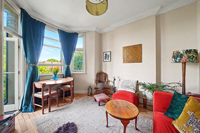 1 Bedroom Flat For Sale In Raisbeck Court, SE21
