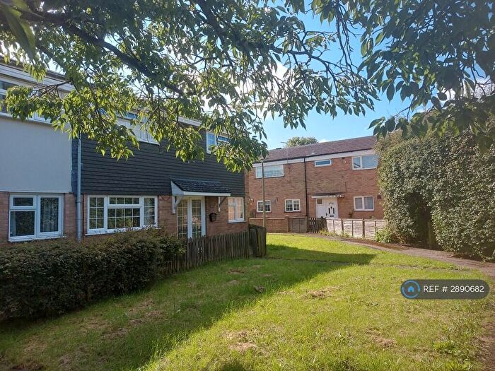 4 Bedroom Semi-Detached House To Rent In Ripon Road, Stevenage, SG1