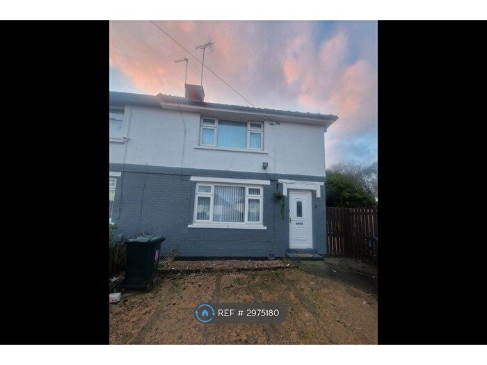 3 Bedroom Semi-detached House To Rent In Lambourne Avenue, Bradford, BD10