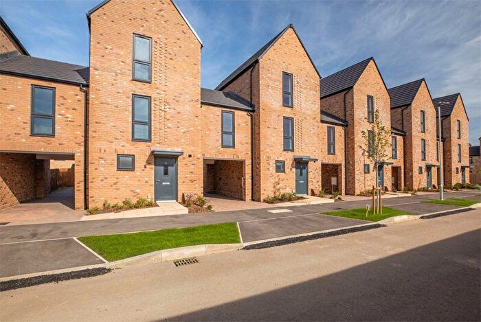 4 Bedroom Town House To Rent In Blackthorn Way, Winteringham, St. Neots, PE19