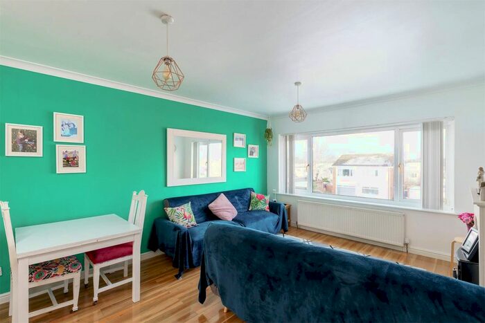 2 Bedroom Flat For Sale In Greenfield Road, Balerno, EH14