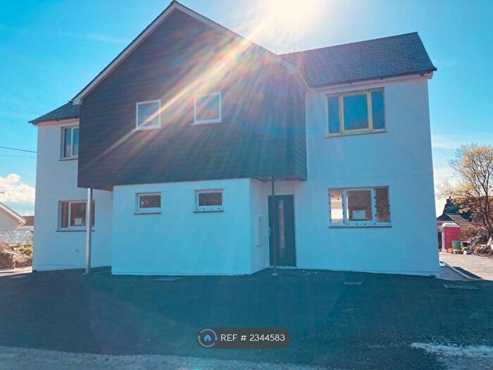 3 Bedroom Semi-Detached House To Rent In Dingles Field, Higher Fraddon, TR9