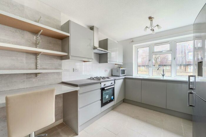 3 Bedroom House To Rent In Griffin Close, Willesden Green, London, NW10