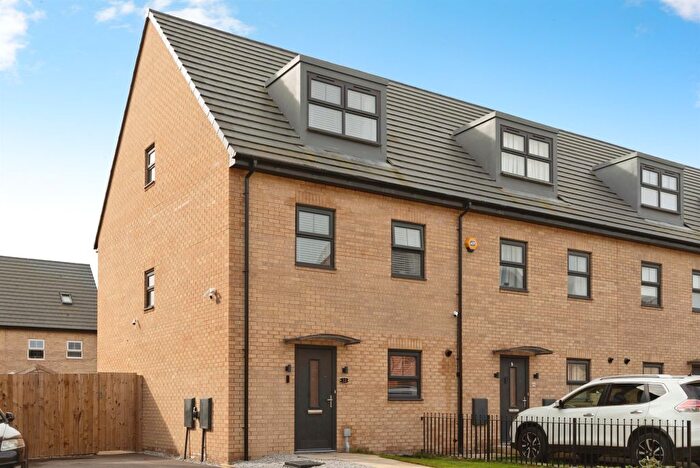 3 Bedroom End Of Terrace House For Sale In Brigham Grove, Hull, HU9