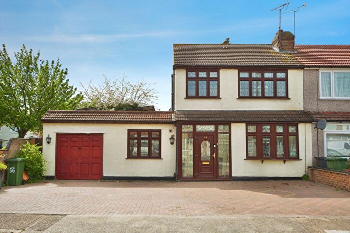 3 Bedroom End Terrace House For Sale In Eastbury Road, Romford, RM7