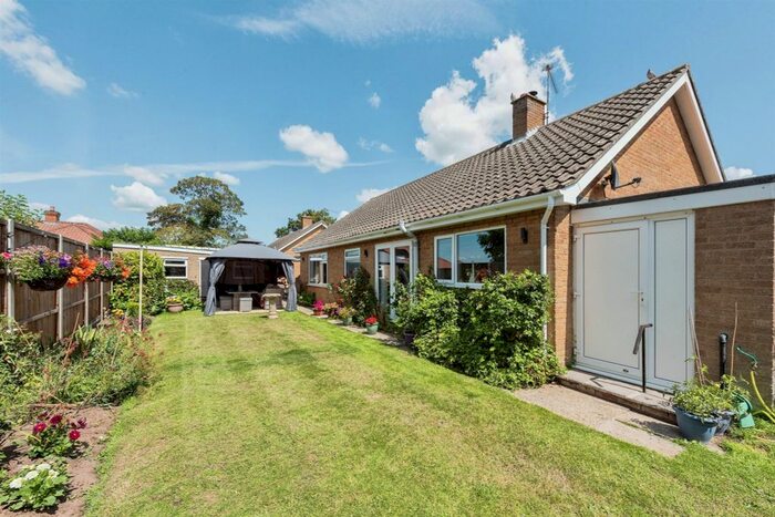 3 Bedroom Detached Bungalow For Sale In Church Close, Hepworth, Diss, IP22