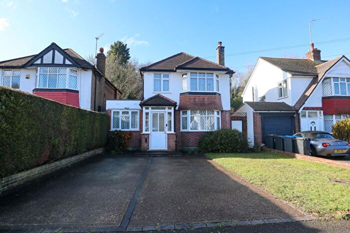 3 Bedroom Detached House For Sale In Chaldon Way, Coulsdon, CR5