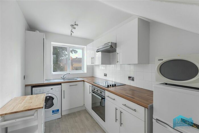 2 Bedroom Flat To Rent In St. Wilfrids Road, Barnet, Hertfordshire, EN4