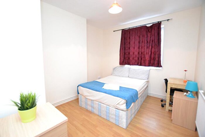 4 Bedroom Maisonette To Rent In Buttsbury Road, Ilford, Redbridge, IG1