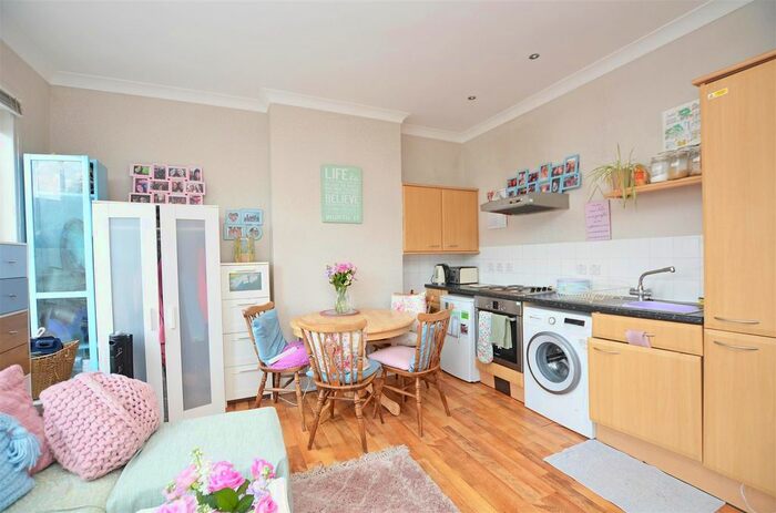 1 Bedroom Flat To Rent In High Street, Teddington, TW11