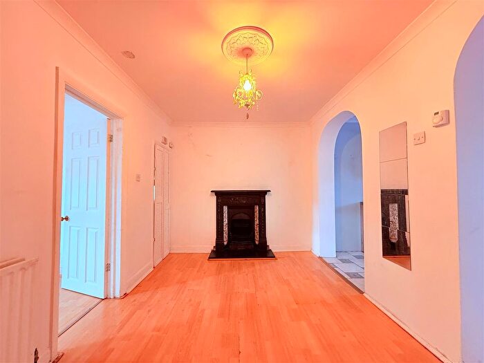 2 Bedroom Property To Rent In Strathearn Avenue, Hayes, UB3