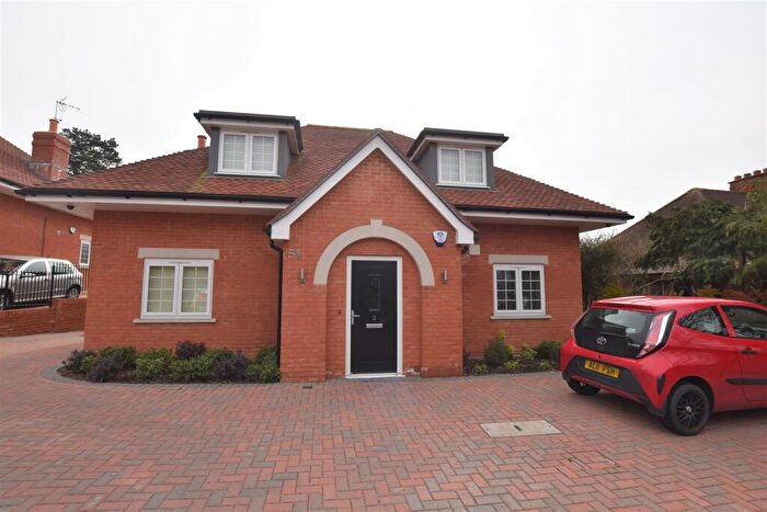 1 Bedroom Flat To Rent In Flat, Cressingham Road, RG2