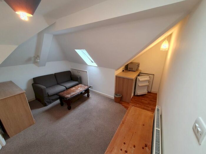 1 Bedroom Studio To Rent In Weyside Road, Guildford, GU1