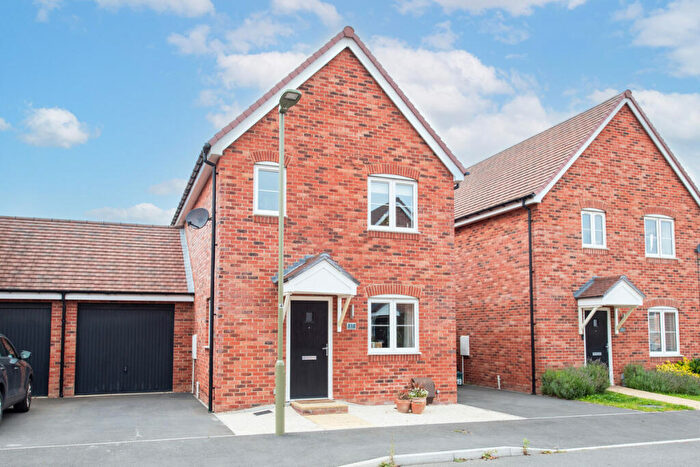 3 Bedroom Detached House For Sale In Grove, Wantage, OX12