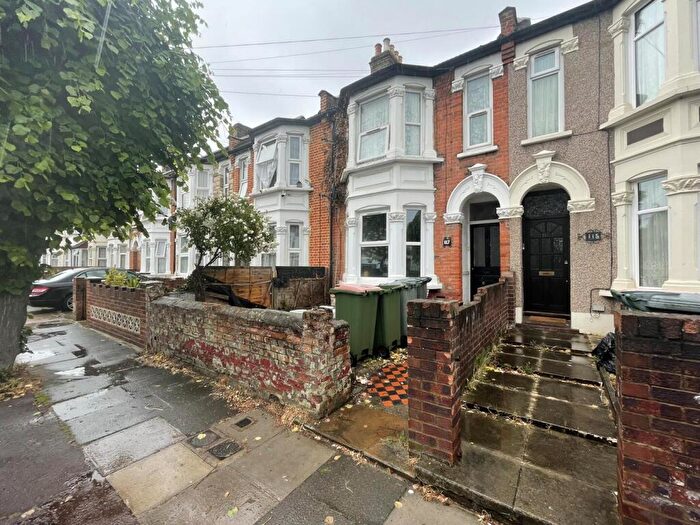2 Bedroom Flat To Rent In Sheringham Avenue, Manor Park, London, E12