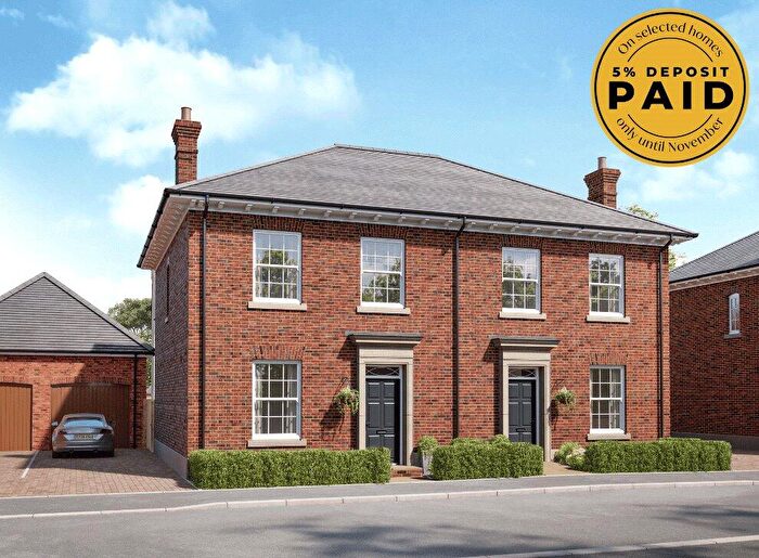 3 Bedroom Semi Detached House For Sale In Mountbatten Park, North Baddesley, Southampton, Hampshire, SO52