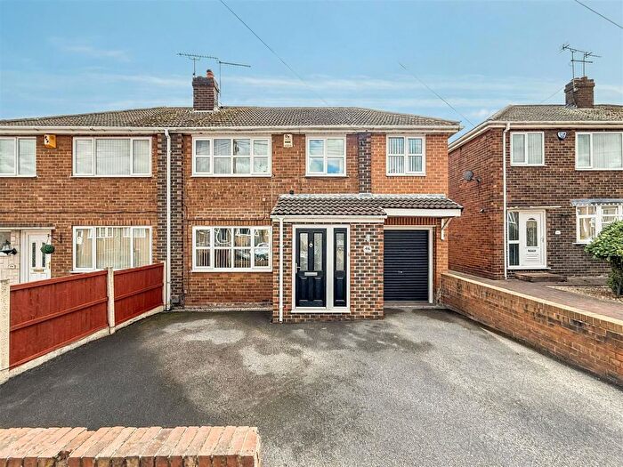 4 Bedroom Semi-detached House For Sale In Eastfield Drive, Pontefract, WF8