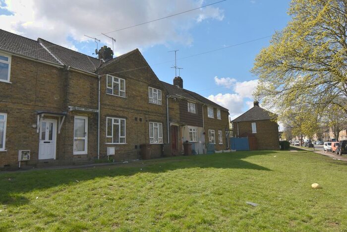 3 Bedroom Terraced House To Rent In Darnley Road, Strood, Rochester, ME2