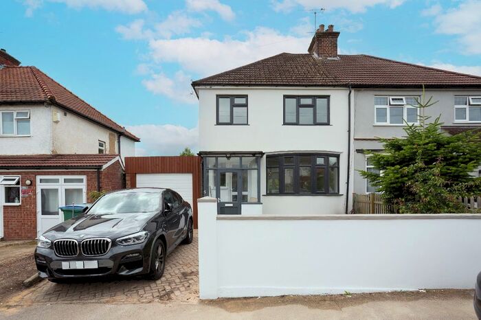 3 Bedroom Semi-Detached House To Rent In Beechwood Rise, Watford, Hertfordshire, WD24