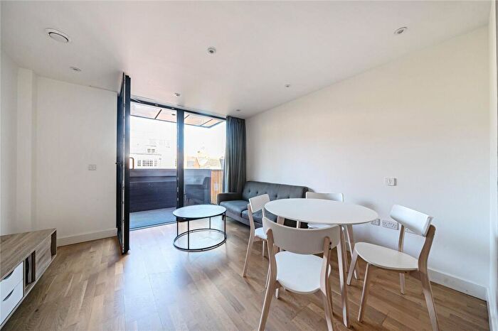 2 Bedroom Apartment To Rent In Burgess Springs, Chelmsford, CM1