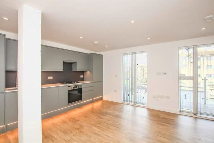 1 Bedroom Flat To Rent In Brent Street, Hendon, NW4