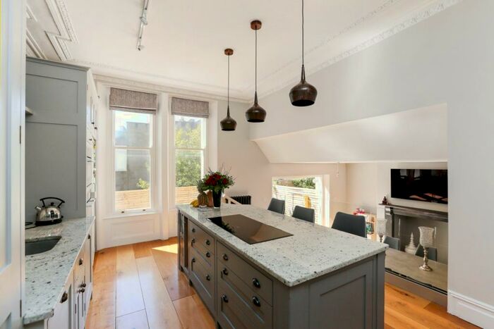 4 Bedroom Detached House To Rent In Woodfield Road Bristol, BS6