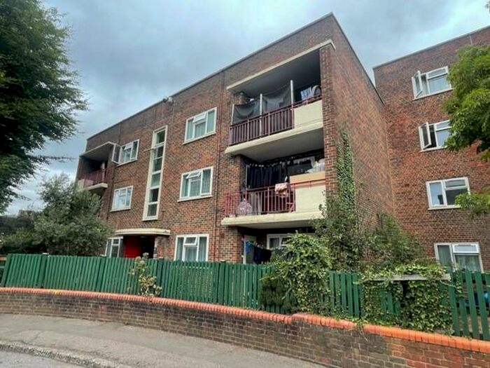 2 Bedroom Flat To Rent In Reed Road Tottenham London, N17