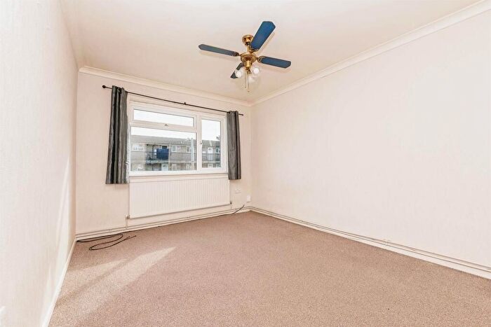 1 Bedroom Flat To Rent In Waveney, Hemel Hempstead, HP2