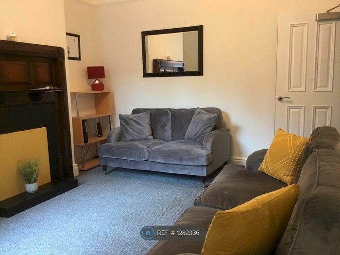 5 Bedroom Semi-Detached House To Rent In Scorer Street, Lincoln LN5