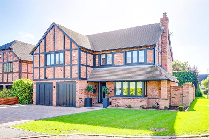 4 Bedroom Detached House For Sale In Heathervale, Wilford, Nottinghamshire, NG2