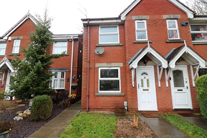 2 Bedroom Semi-Detached House To Rent In Hellyers Court, HU4