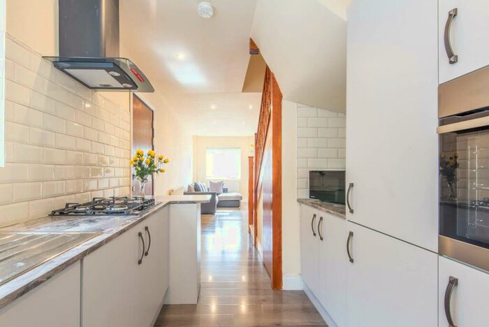 2 Bedroom Flat To Rent In East Lane, Wembley Park, Wembley, HA9