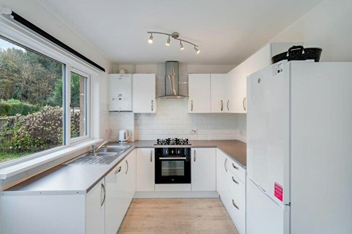 2 Bedroom Semi-Detached House For Sale In Mellerstain Road, Kirkcaldy, KY2