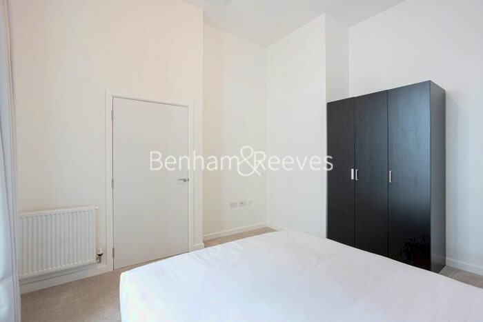 1 Bedroom Flat To Rent In Carnation Gardens, Hayes, UB3