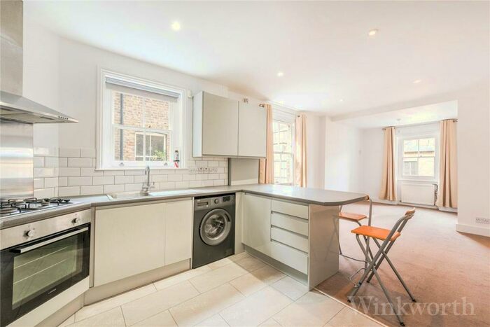 3 Bedroom Apartment To Rent In Hurstbourne Road, London, SE23